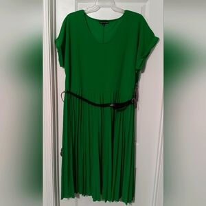 3X Green💚 Elizabeth & Nicole Dress.Short Sleeve.Midi Length.Pleated.Black Belt